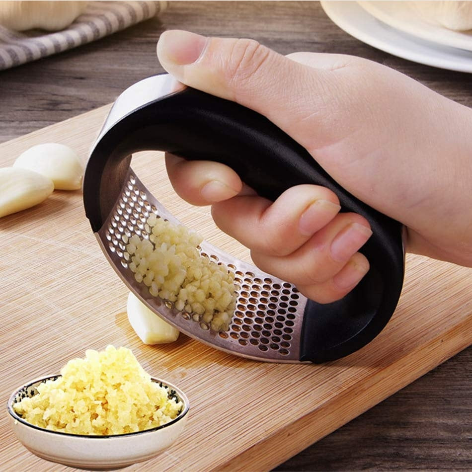 Stainless Steel Garlic Press – Manual Garlic Masher Tool with Non-Slip Handle | Easy to Clean, Rust-Resistant Kitchen Gadget