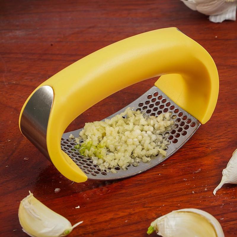 Stainless Steel Garlic Press – Manual Garlic Masher Tool with Non-Slip Handle | Easy to Clean, Rust-Resistant Kitchen Gadget