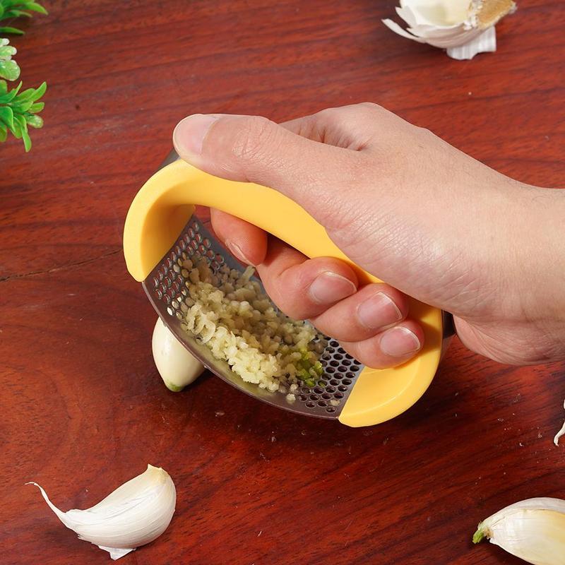 Stainless Steel Garlic Press – Manual Garlic Masher Tool with Non-Slip Handle | Easy to Clean, Rust-Resistant Kitchen Gadget